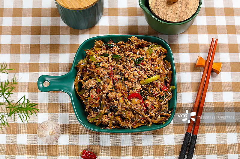 傣味美食菜肴小炒芭蕉花肉沫图片素材