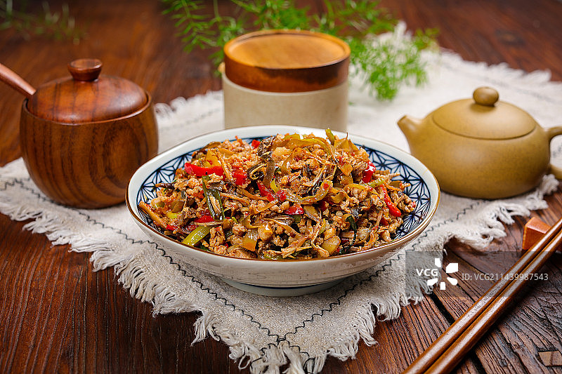 傣味美食菜肴小炒芭蕉花肉沫图片素材