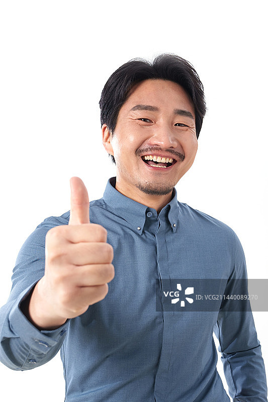 自信的商务中年男士图片素材