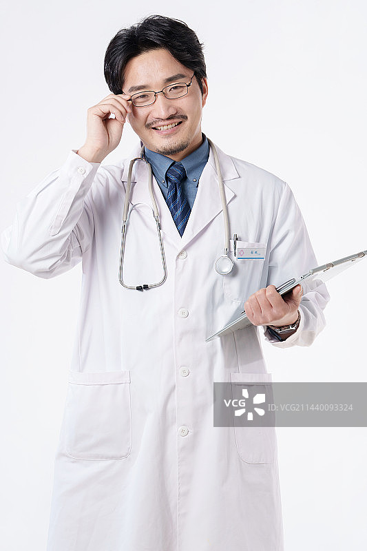 权威的中年男医生图片素材