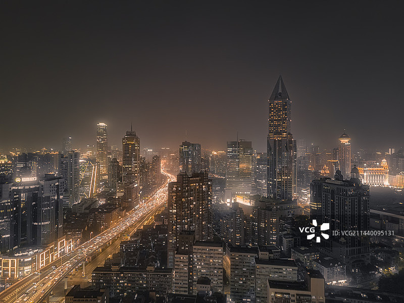 航拍上海延安路高架桥与摩天大楼图片素材