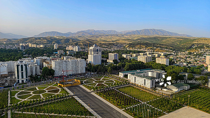 中亚五行—塔吉克斯坦俯瞰杜尚别城市一角图片素材