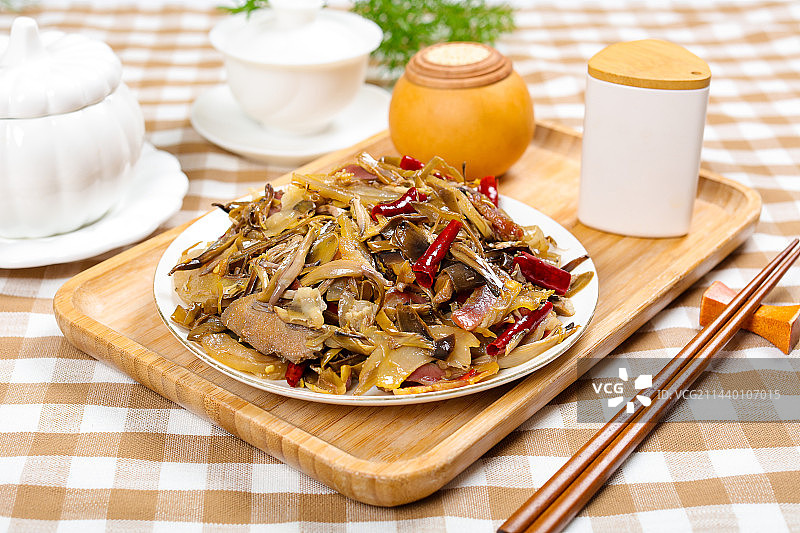 云南特色菜腊肉炒芭蕉花图片素材