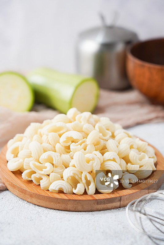 猫耳朵面食图片素材