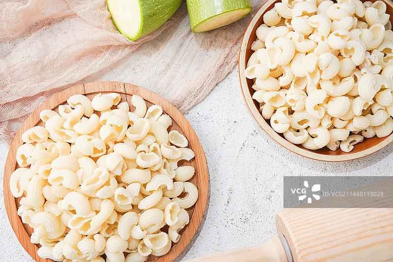 猫耳朵面食图片素材