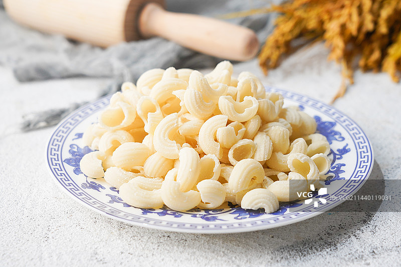 猫耳朵面食图片素材