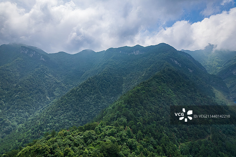 四川广安市华蓥市溪口镇玛琉岩瀑布风景区图片素材
