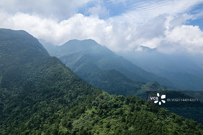 四川广安市华蓥市溪口镇玛琉岩瀑布风景区图片素材