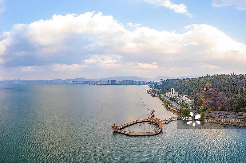 航拍云南大理洱海风光 高原淡水湖 苍山洱海国家级自然保护区图片素材