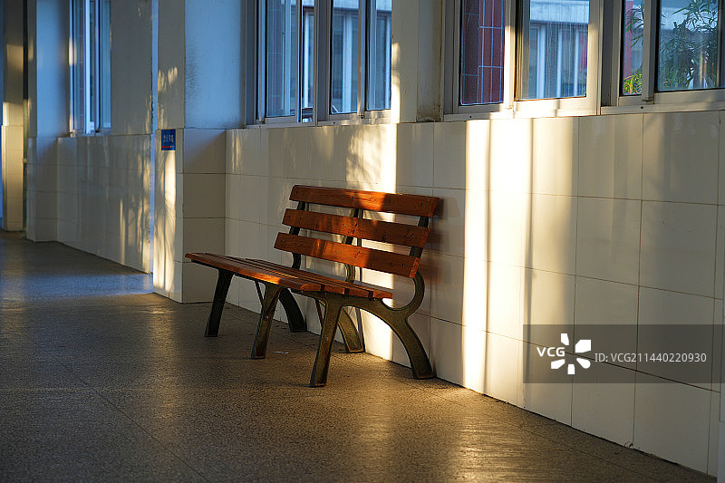 校园长椅图片素材