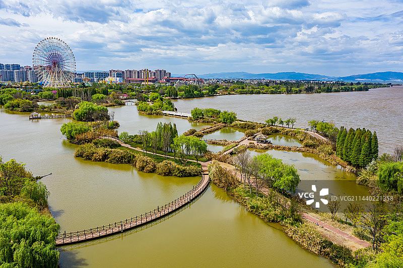 航拍云南昆明古滇精品湿地公园 昆明滇池外海 晋宁区原生态湿地 环滇池湿地生态圈慢行步道 古滇国文化园图片素材