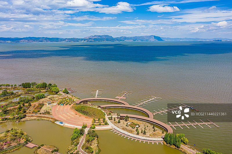 航拍云南昆明古滇精品湿地公园游船码头 滇池古渡 昆明滇池外海 晋宁区原生态湿地 古滇国文化园图片素材