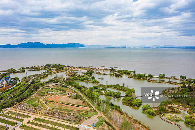 航拍云南昆明古滇精品湿地公园 七彩云南古滇名城 昆明滇池外海 环滇池湿地生态圈慢行步道 古滇国文化园图片素材