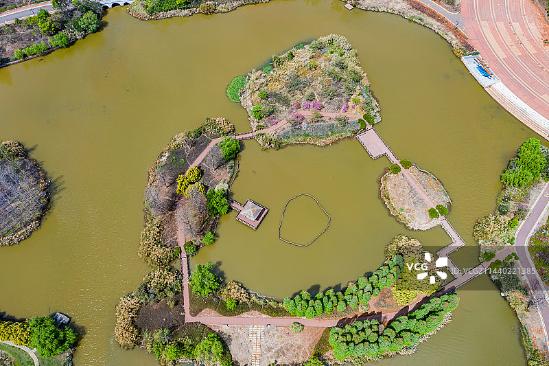 航拍云南昆明古滇精品湿地公园 七彩云南古滇名城 昆明滇池外海 环滇池湿地生态圈慢行步道 古滇国文化园图片素材