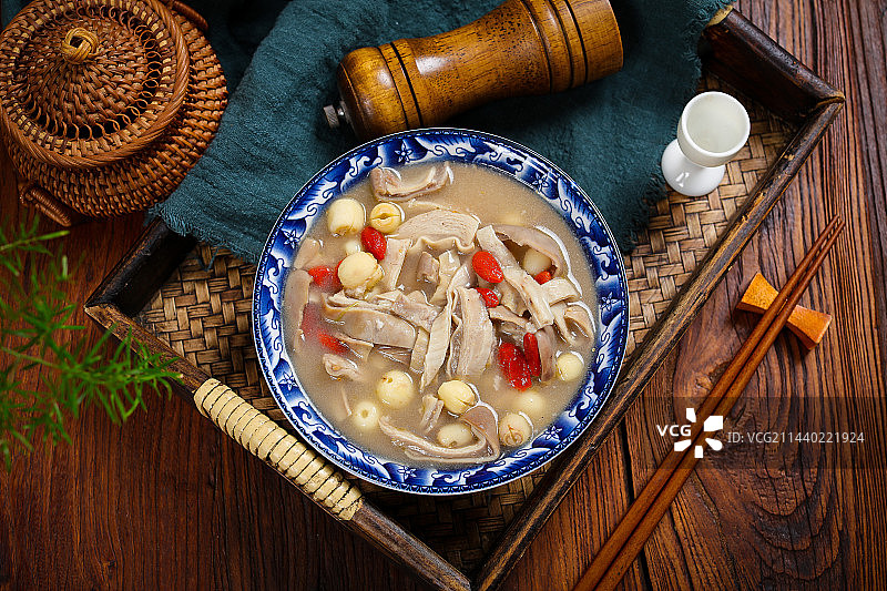 营养美味家常汤菜美食莲子猪肚汤图片素材