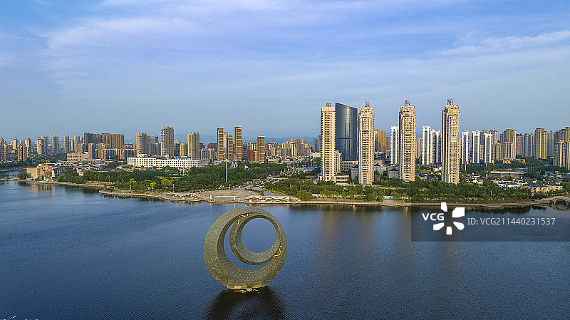 辽宁营口市鲅鱼圈区月亮湖公园图片素材