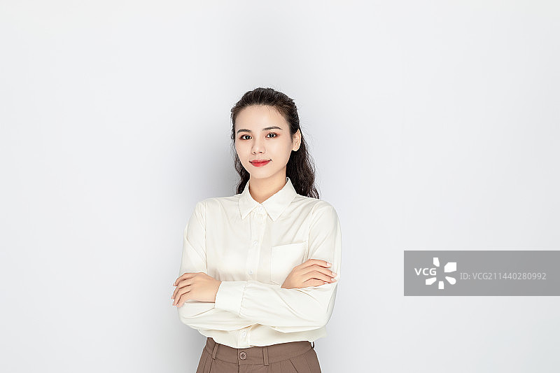 白色背景中的中国年轻职业女性图片素材