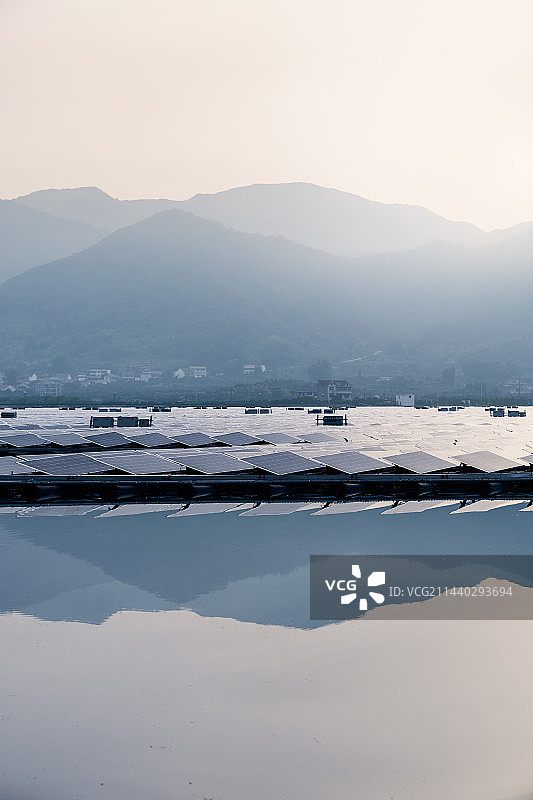 山水渔光互补光伏发电绿色能源图片素材