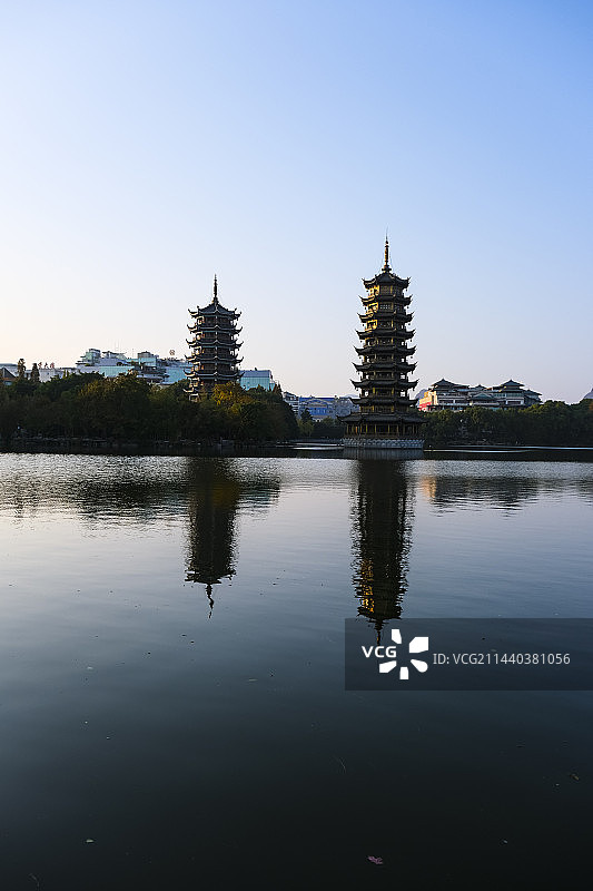 广西壮族自治区桂林市日月双塔文化公园傍晚日落绚丽风景图片素材