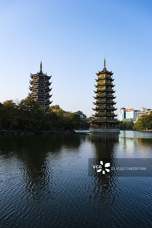 广西壮族自治区桂林市日月双塔文化公园傍晚日落绚丽风景图片素材