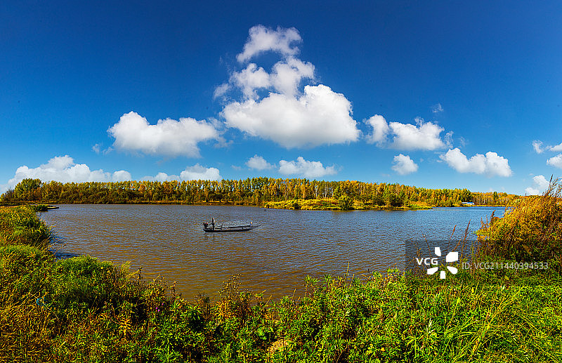 乌苏里江秋天风景图片素材