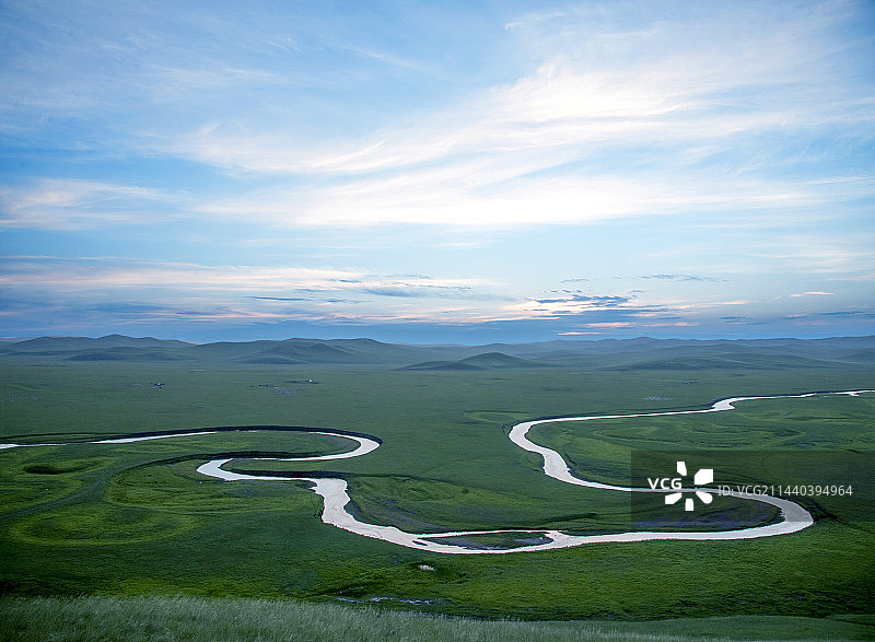 内蒙古呼伦贝尔 “中国第一曲水”的莫尔格勒河畔金帐汗蒙古部落草原图片素材