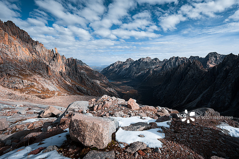 年宝玉则峰攀登线路图片素材