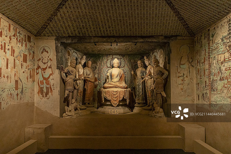 国博-盛世修典展-敦煌莫高窟第45窟西壁龛佛像-盛唐-魔崖石窟图片素材