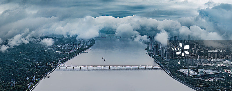 云雾钱塘江图片素材
