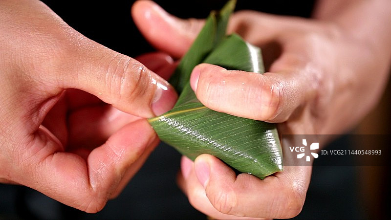 厨师包粽子 (3)_2_1图片素材