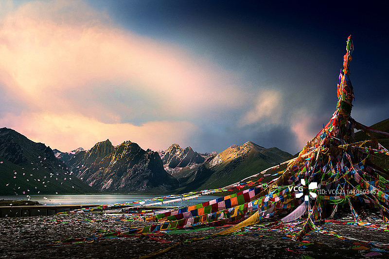 年保玉则仙女湖图片素材