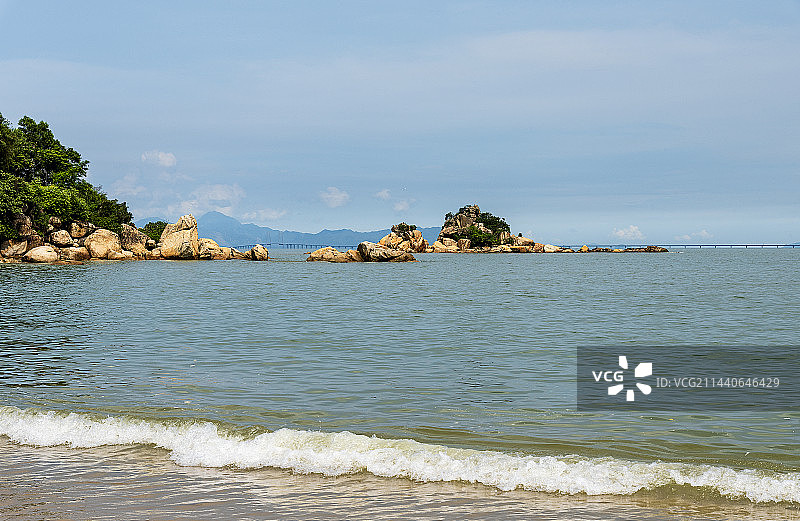 隔海相望图片素材