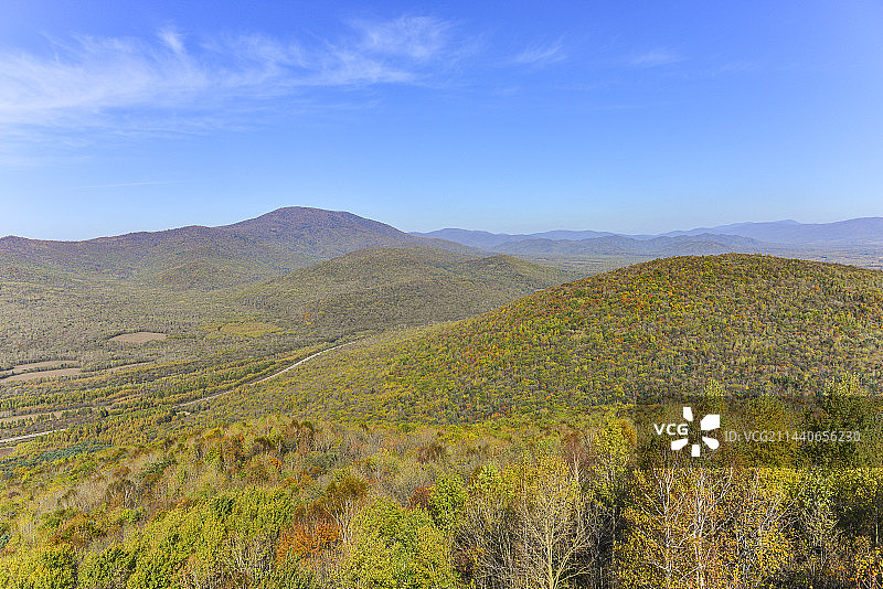 秋日黑龙江铁力神树村小兴安岭森林图片素材