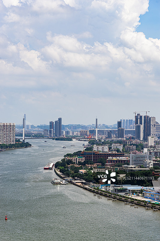 中国广州珠江两岸白鹅潭城市天际线风光图片素材