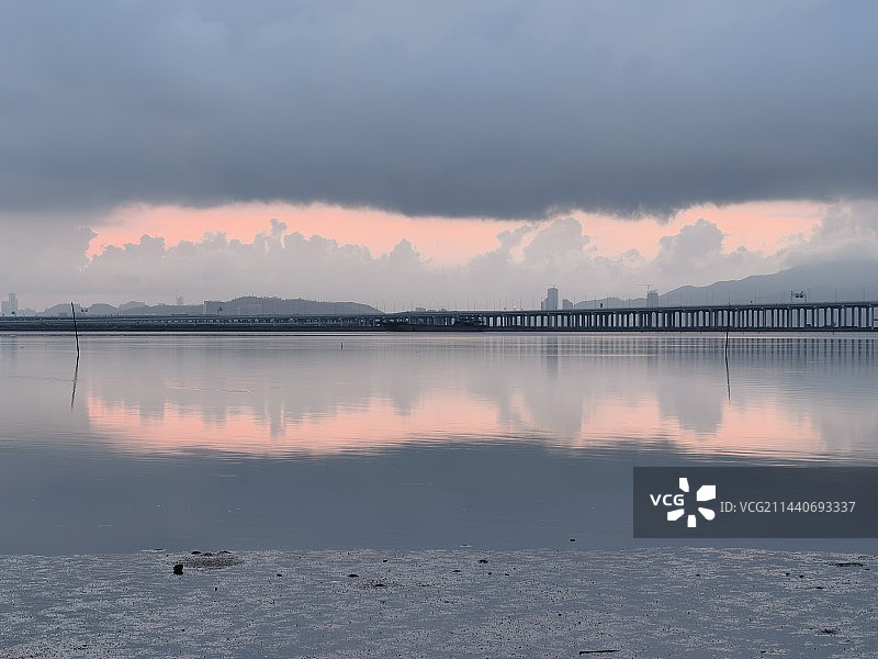 洪鹤日出之天地通道图片素材