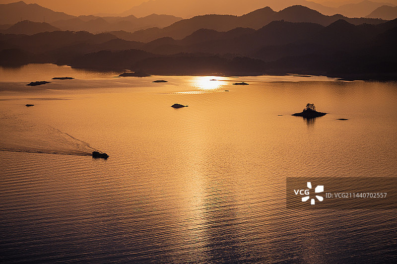 杭州天屿山远眺千岛湖日落图片素材