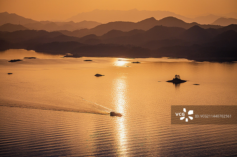 杭州天屿山远眺千岛湖日落图片素材