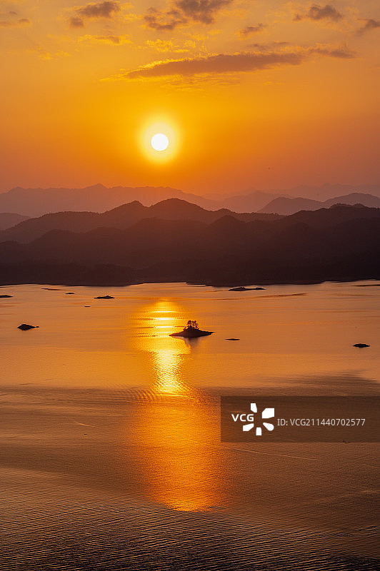 杭州天屿山远眺千岛湖日落图片素材
