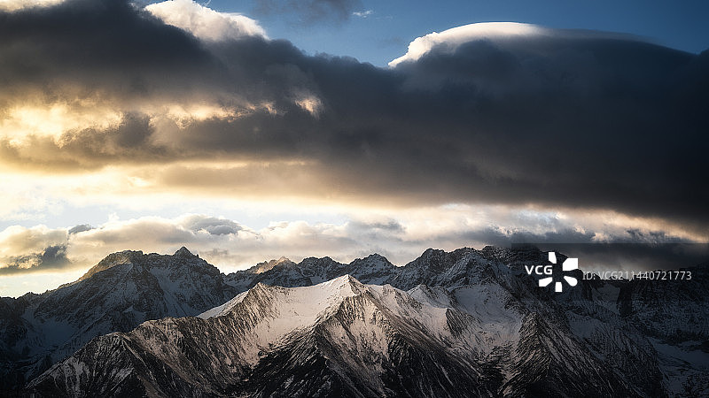 四川巴郎山图片素材