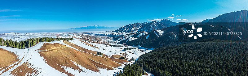 新疆乌鲁木齐 南山天文台景区 冬季雪景雪山 公路图片素材