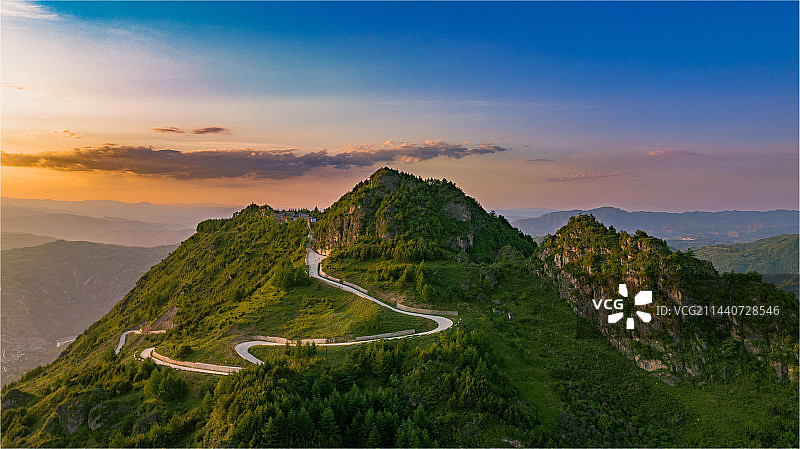 甘肃礼县雷音寺图片素材