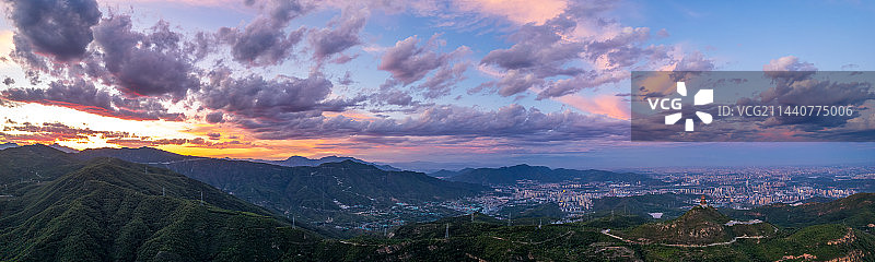 北京城西山日落晚霞全景图片素材
