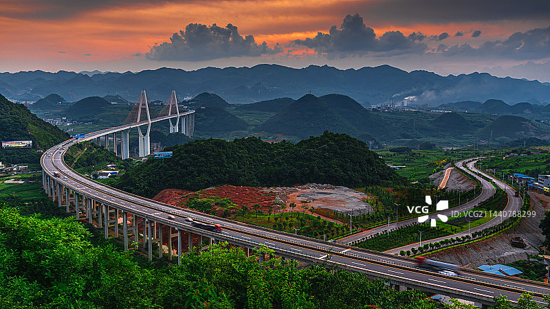 双龙出山（贵州兴义义龙新区）图片素材