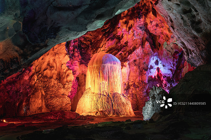 贵州黔南荔波小七孔景区天钟洞图片素材