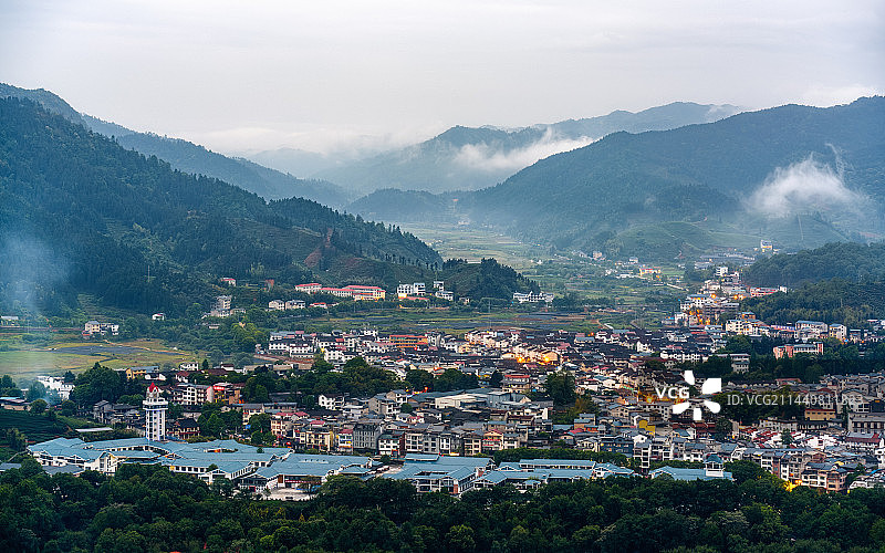 群山环绕-武夷图片素材