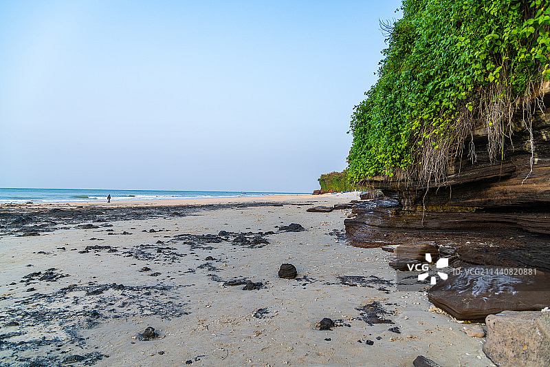 广西涠洲岛海浪与礁石 海岸 沙滩图片素材