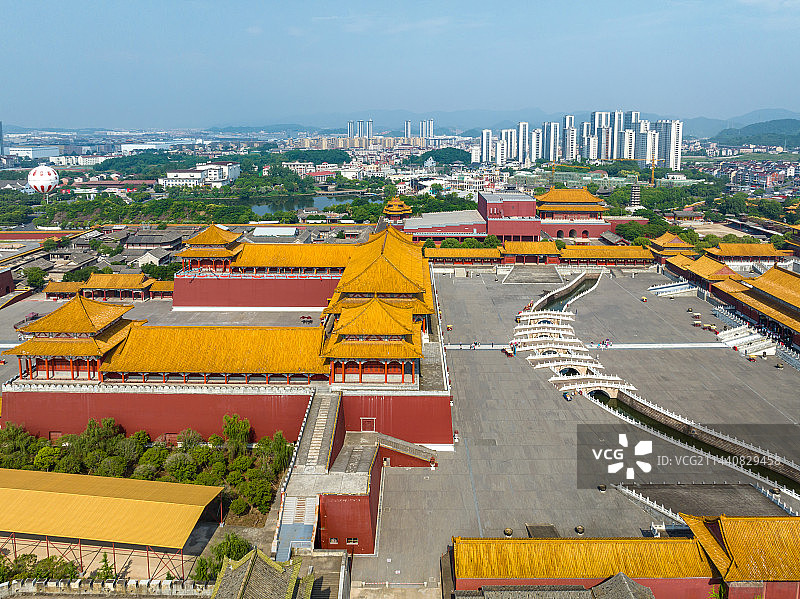 浙江省金华市东阳横店影视城明清宫苑建筑风光图片素材