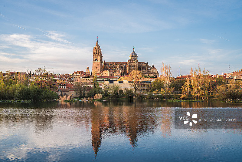 西班牙萨拉曼卡城市天际线图片素材