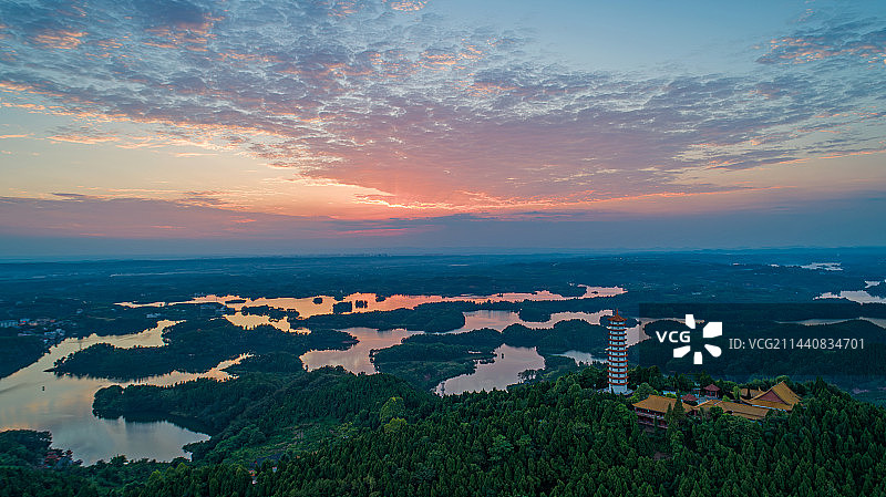眉山市仁寿县，夕阳下的黑龙滩图片素材