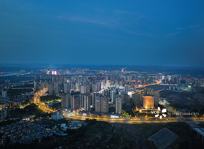 四川省广安市神龙山风景区巴人石头城广安夜景航拍图片素材